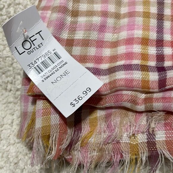 NWT- LOFT. Plaid Scarf - Picture 3 of 6